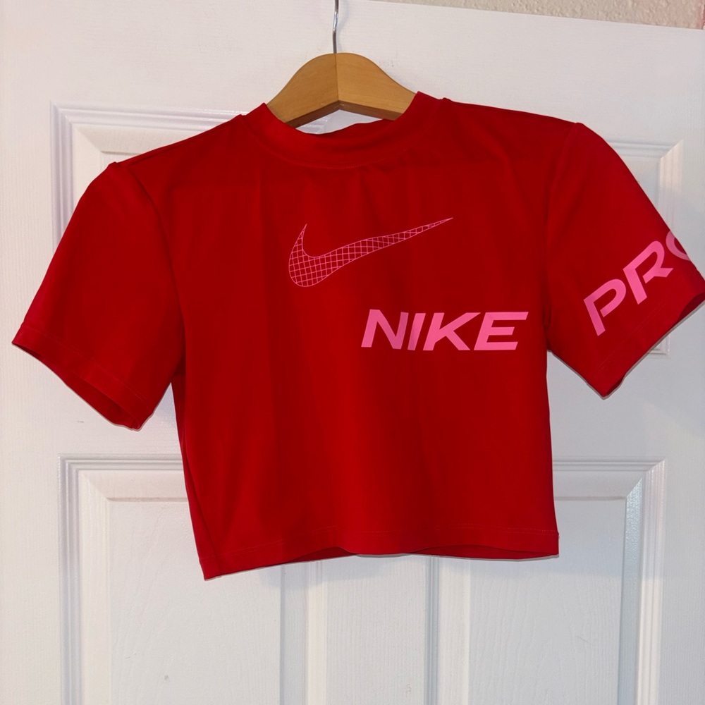 Women’s Nike Pro Red Short Sleeve Tee